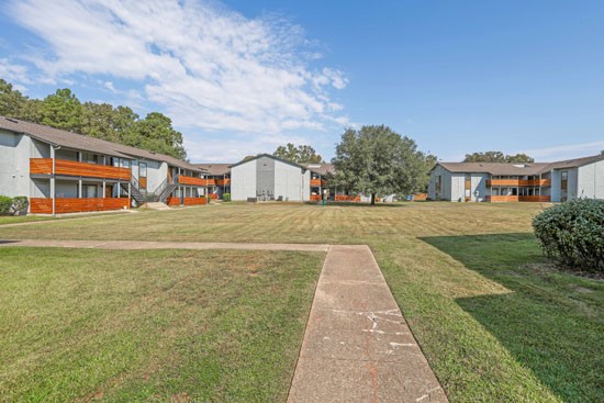 The Marq Shreveport spacious grounds